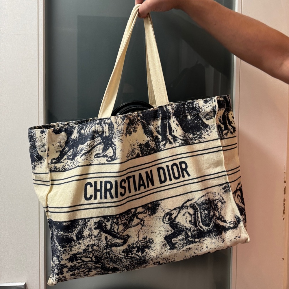 Christian Dior Graphic Tote Bag in Cream and Black